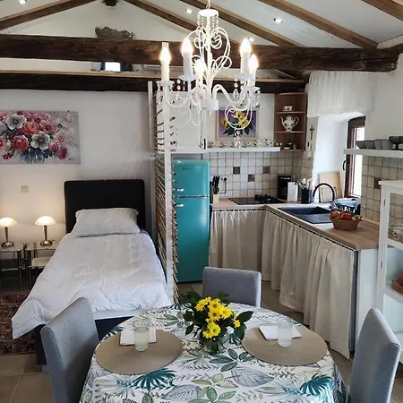 Ema 2 Apartman
